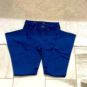EUC NYDJ sz 6 Marilyn straight jeans beautiful blue color!
